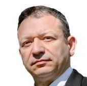 Димитър Гърдев, коментатор на "Труд"